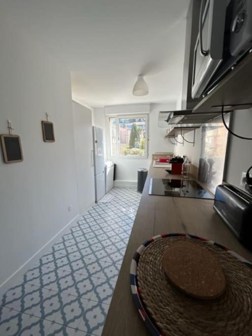 Superbe Appartement Bord De Mer Сен-Мандріє-сюр-Мер Екстер'єр фото